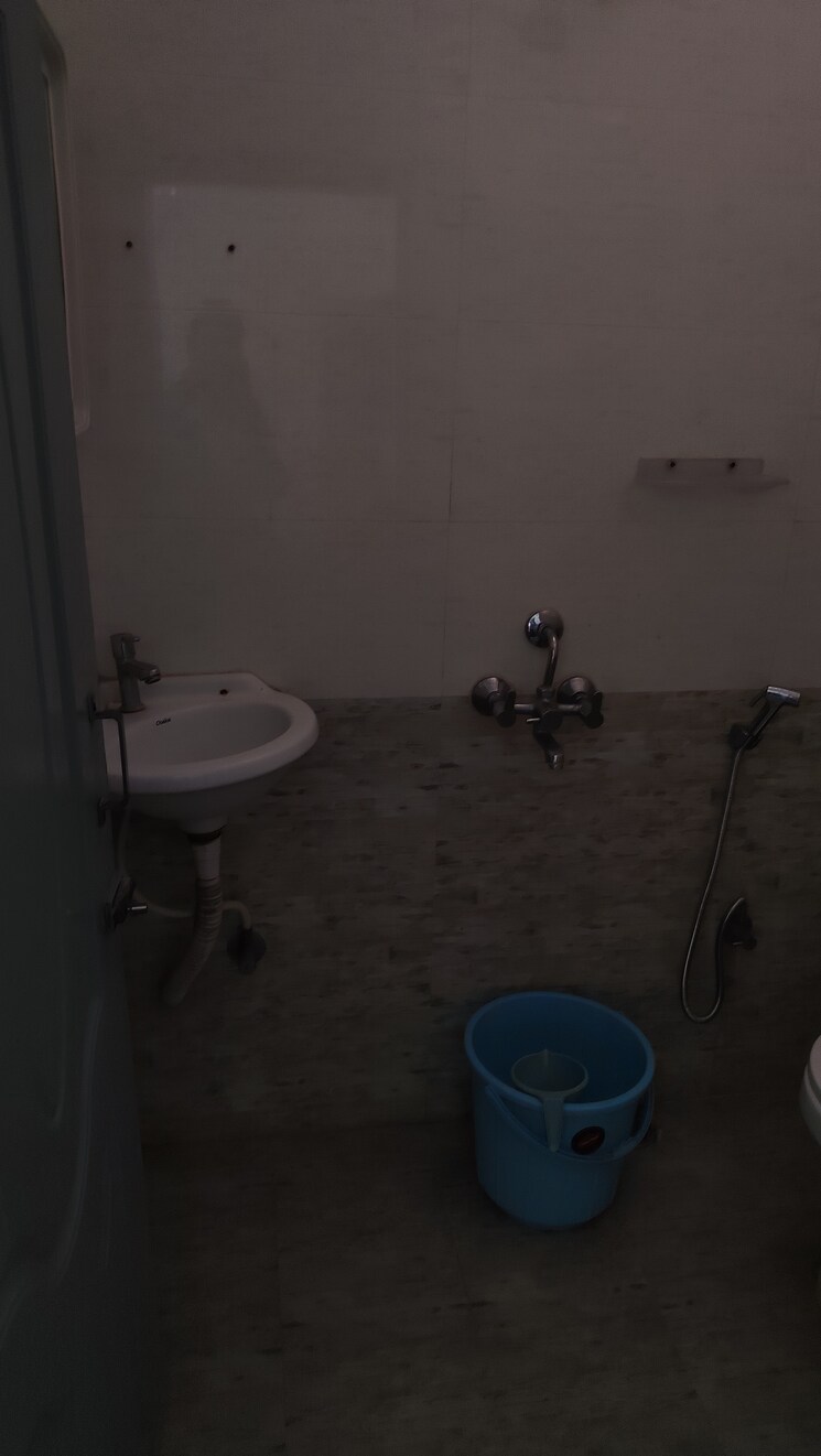 Bathroom, kondapur 1 Bedroom 700 Sq.Ft. Apartment In Kondapur Hyderabad 9341338
