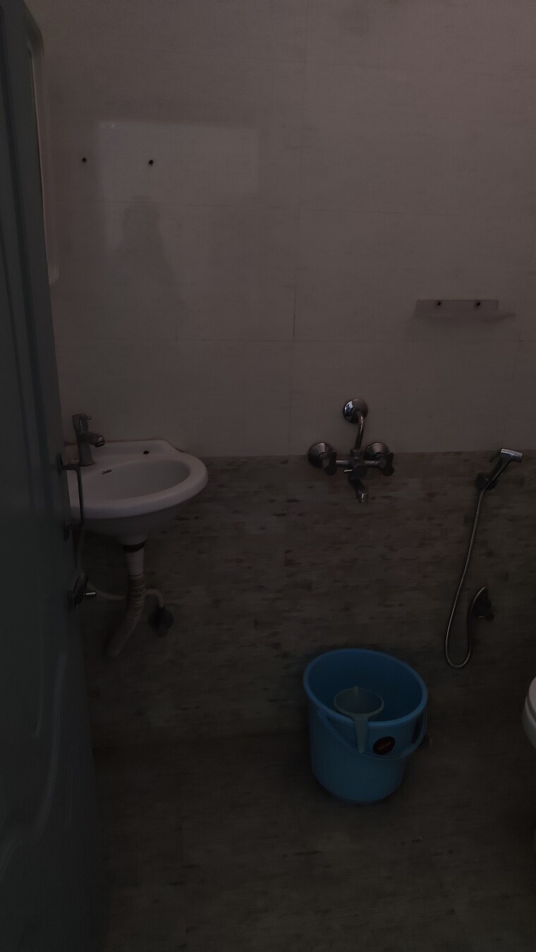Bathroom, kondapur 1 Bedroom 700 Sq.Ft. Apartment In Kondapur Hyderabad 9341338