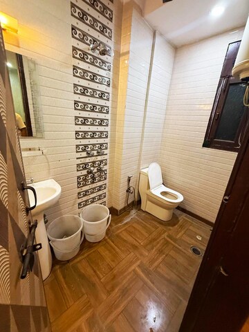 Bathroom in 1 RK Builder Floor at Lajpat Nagar – for Rent