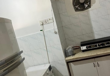 Team Area in 2 BHK Apartment at Saket – for Rent