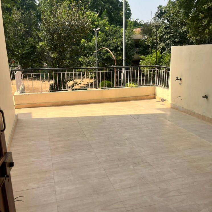 Balcony, saket 2 Bedroom 1200 Sq.Ft. Apartment In Saket Delhi 9341328