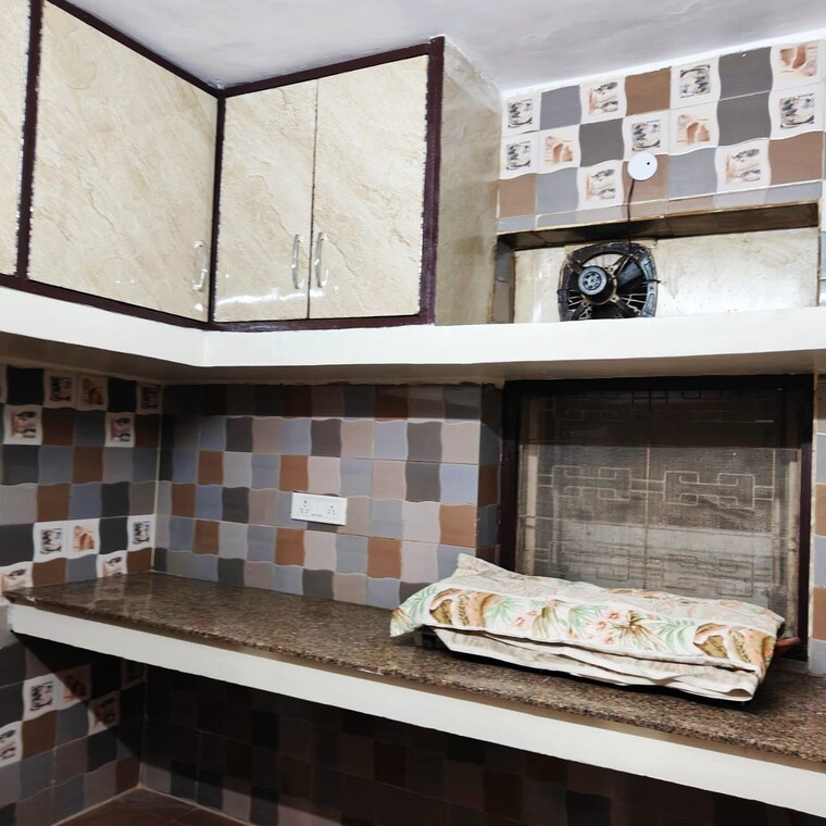 Kitchen, lajpat nagar 3 Bedroom 1400 Sq.Ft. Builder Floor In Lajpat Nagar Delhi 9341347
