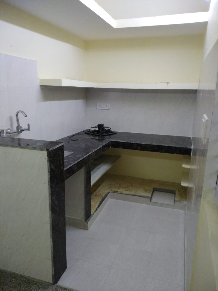 Kitchen, dayanand colony 1 Bedroom 765 Sq.Ft. Builder Floor In Dayanand Colony Delhi 9341346