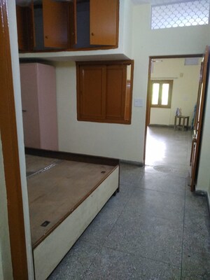 Room in 1 BHK Builder Floor at Dayanand Colony – for Rent