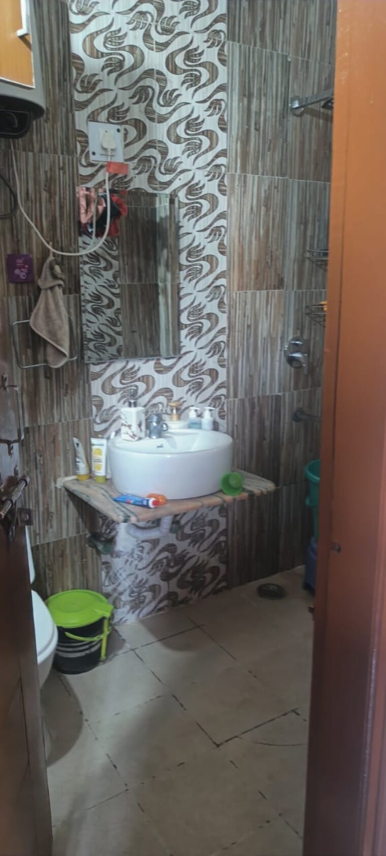 Bathroom, vasant kunj 3 Bedroom 1300 Sq.Ft. Apartment In Vasant Kunj Delhi 9341349
