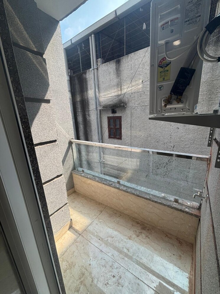 Balcony, vasant kunj 3 Bedroom 1300 Sq.Ft. Apartment In Vasant Kunj Delhi 9341356