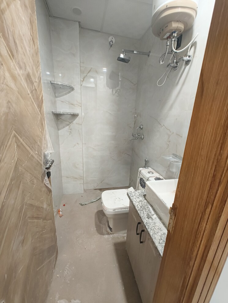 Bathroom, sector 55 1 RK 1000 Sq.Ft. Builder Floor In Sector 55 Gurgaon 9341358