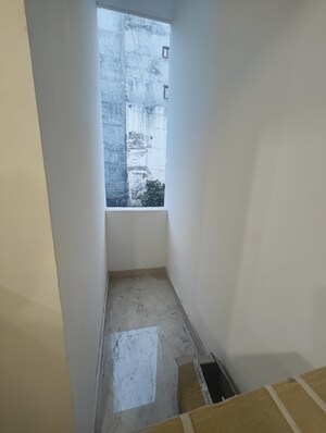 Building Lobby in 1 RK Builder Floor at Sector 55 – for Rent