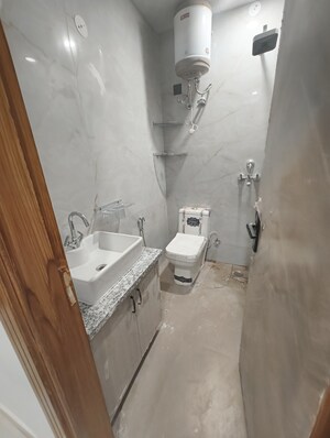 Bathroom in 1 RK Builder Floor at Sector 55 – for Rent