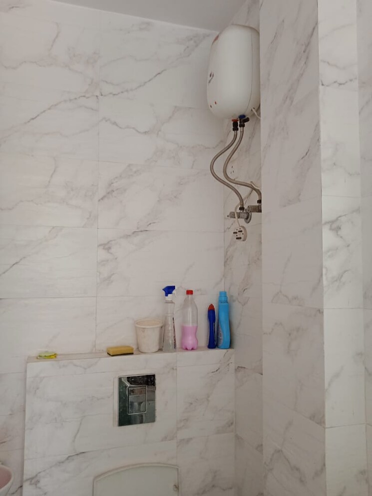 Washroom, lajpat nagar Commercial Office Space 900 Sq.Ft. In Lajpat Nagar Delhi 9341365