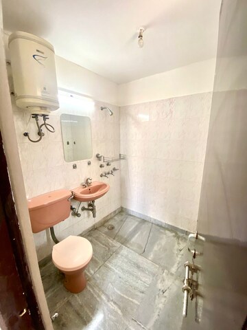 Bathroom in 3.5 BHK Apartment at Vastu Apartments, Sector 55 – for Rent