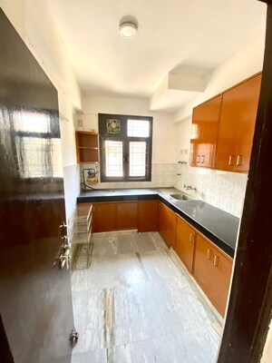 Kitchen in 3.5 BHK Apartment at Vastu Apartments, Sector 55 – for Rent
