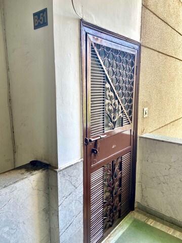 Balcony in 3.5 BHK Apartment at Vastu Apartments, Sector 55 – for Rent