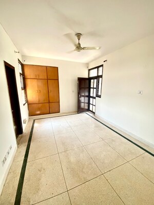 Balcony in 3.5 BHK Apartment at Vastu Apartments, Sector 55 – for Rent