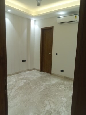 Master Bedroom in 3 BHK Builder Floor at Chittaranjan Park – for Rent