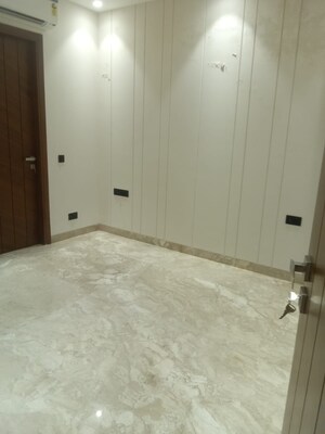 Master Bedroom in 3 BHK Builder Floor at Chittaranjan Park – for Rent