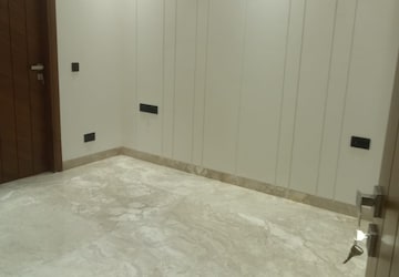 Master Bedroom in 3 BHK Builder Floor at Chittaranjan Park – for Rent