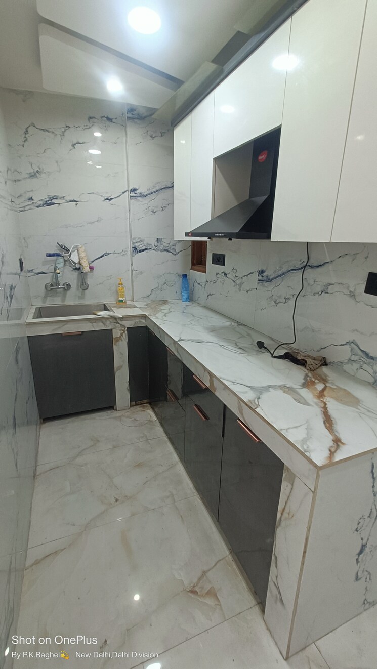 Kitchen, govindpuri 3 Bedroom 900 Sq.Ft. Builder Floor In Govindpuri Delhi 9341368