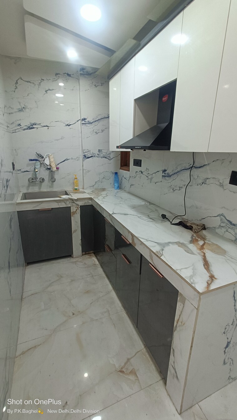 Kitchen, govindpuri 3 Bedroom 900 Sq.Ft. Builder Floor In Govindpuri Delhi 9341368