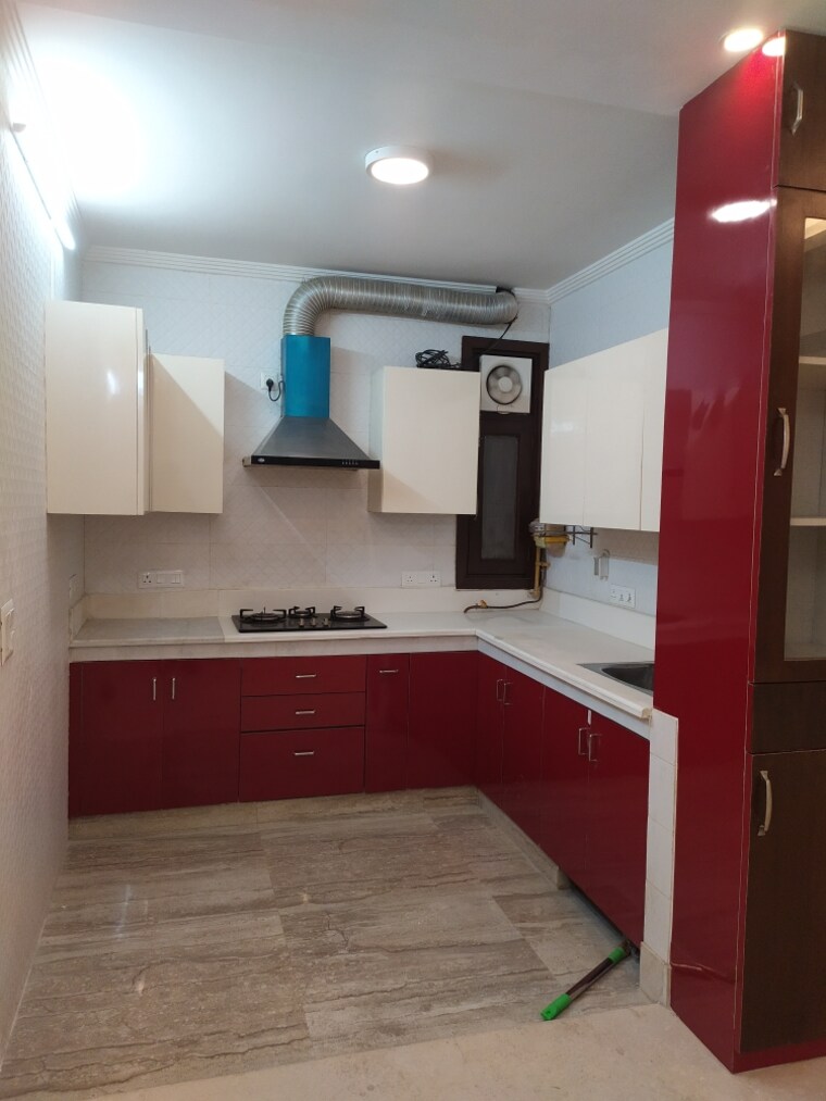 Kitchen, chittaranjan park 3 Bedroom 160 Sq.Yd. Builder Floor In Chittaranjan Park Delhi 9341376