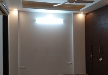 Room in 3 BHK Builder Floor at Chittaranjan Park – for Rent