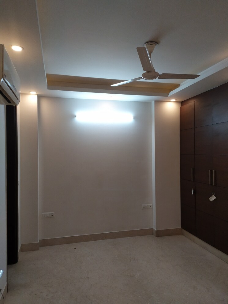 Room, chittaranjan park 3 Bedroom 160 Sq.Yd. Builder Floor In Chittaranjan Park Delhi 9341376