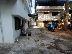 Parking in  Office Space at Pullepady – for Rent