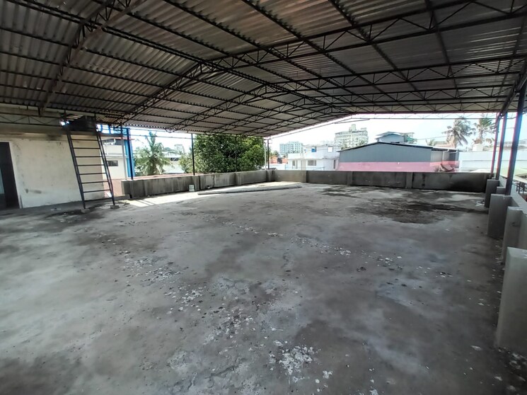 Parking, pullepady Commercial Office Space 12000 Sq.Ft. In Pullepady Kochi 9341373