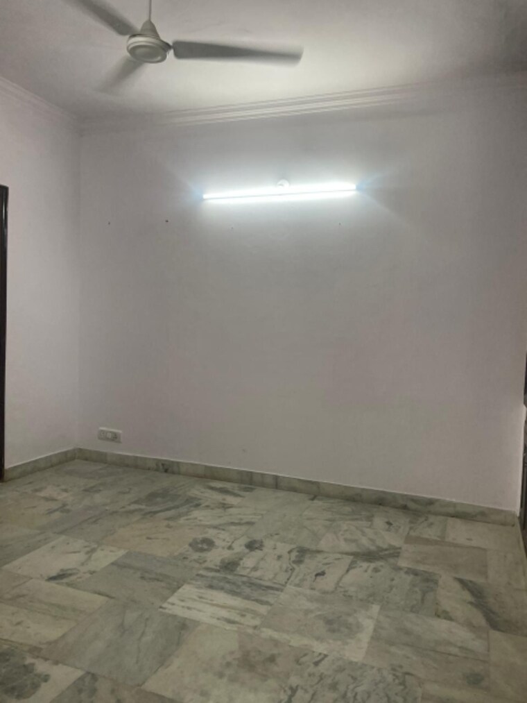 Master Bedroom, chittaranjan park 2 Bedroom 1200 Sq.Ft. Builder Floor In Chittaranjan Park Delhi 9341392