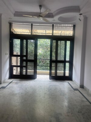 2 BHK Builder Floor For Rent in Chittaranjan Park