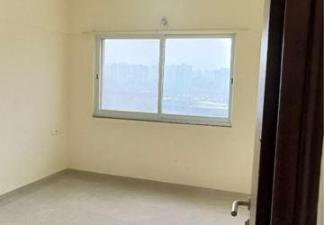 Room in 2 BHK Apartment at K Raheja Reserve, Mohammadwadi – for Rent