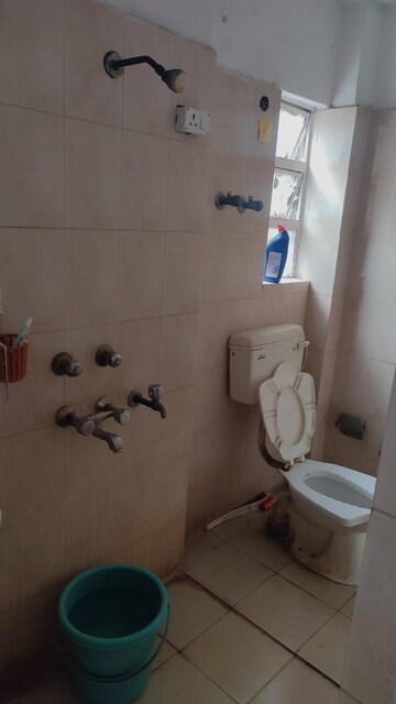 Bathroom in 2.5 BHK Builder Floor at Mayur Vihar – for Rent