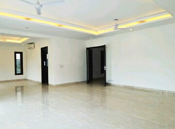 Master Bedroom in 4 BHK Builder Floor at Anand Lok – for Rent