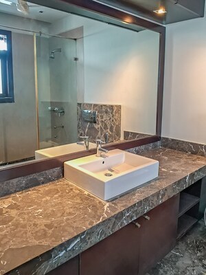 Team Area in 4 BHK Builder Floor at Anand Lok – for Rent