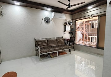 Master Bedroom in 2 BHK Apartment at Adityaraj Sai Prasad, Vikhroli East – for Rent