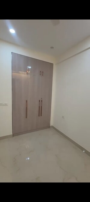 Room in 3 BHK Apartment at Smart World Gems, Sector 89 – for Rent