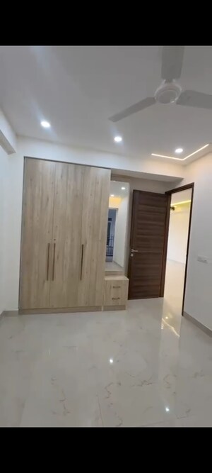 Room in 3 BHK Apartment at Smart World Gems, Sector 89 – for Rent