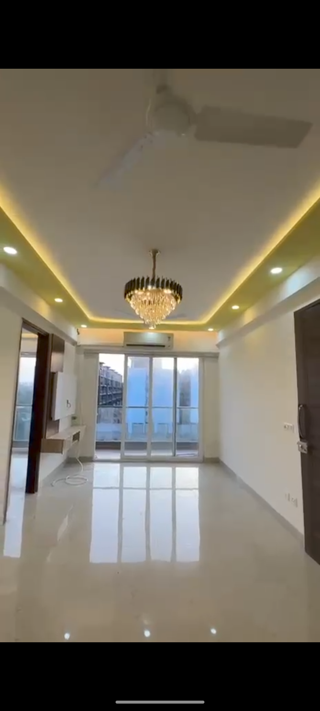 3 BHK + Extra Room Apartment For Rent in Smart World Gems