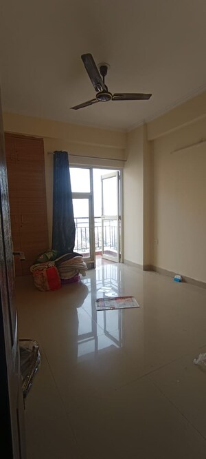 Furnished Amenities in 2 BHK Apartment at Gardenia Golf City, Sector 75 – for Rent