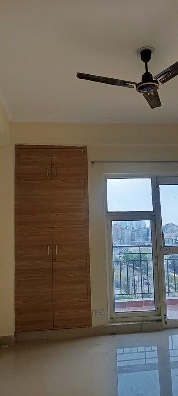 Room in 2 BHK Apartment at Gardenia Golf City, Sector 75 – for Rent