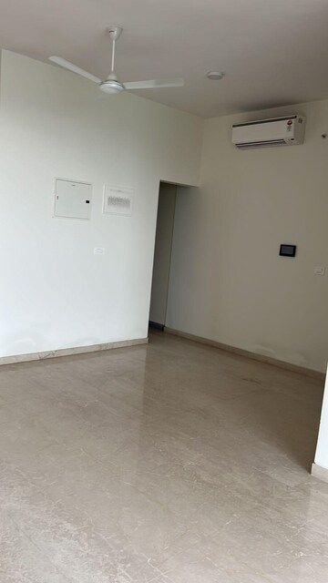 Room in 3 BHK Apartment at Piramal Mahalaxmi, Mahalaxmi – for Rent