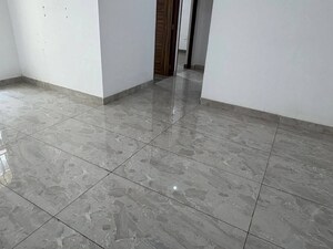 Master Bedroom in 2.5 BHK Apartment at Chembur Heights, Chembur – for Rent