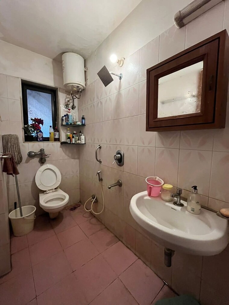 Master Bedroom, pooja-chs-andheri-west 1 Bedroom 450 Sq.Ft. Apartment In Andheri West Mumbai 9341498