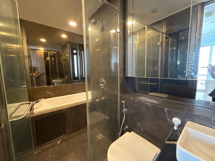 Attached Bathroom, lodha-the-park 3 Bedroom 1591 Sq.Ft. Apartment In Worli Mumbai 9341495