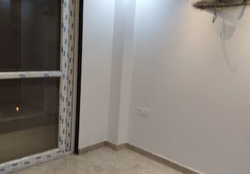 Master Bedroom in 3 BHK Builder Floor at Paschim Vihar – for Sale