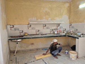 Master Bedroom in 1.5 BHK Builder Floor at Mayur Vihar – for Rent