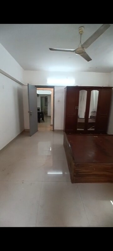 Room in 3 BHK Apartment at Chembur – for Rent
