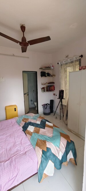 Team Area in 1 BHK Apartment at Malad CHS, Malad East – for Rent