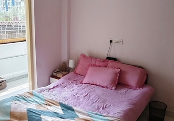 Bedroom in 1 BHK Apartment at Malad CHS, Malad East – for Rent