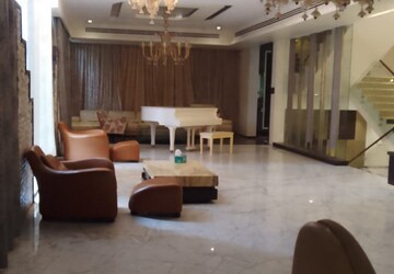 4 BHK Penthouse For Rent in Goregaon East